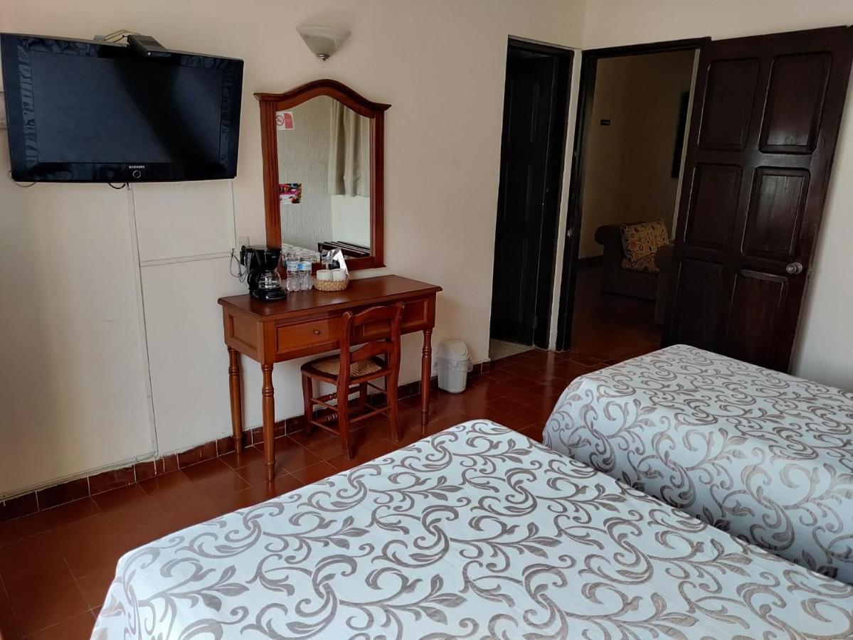 Hotel Posada Dona Lala Тлакотаплан Екстериор снимка